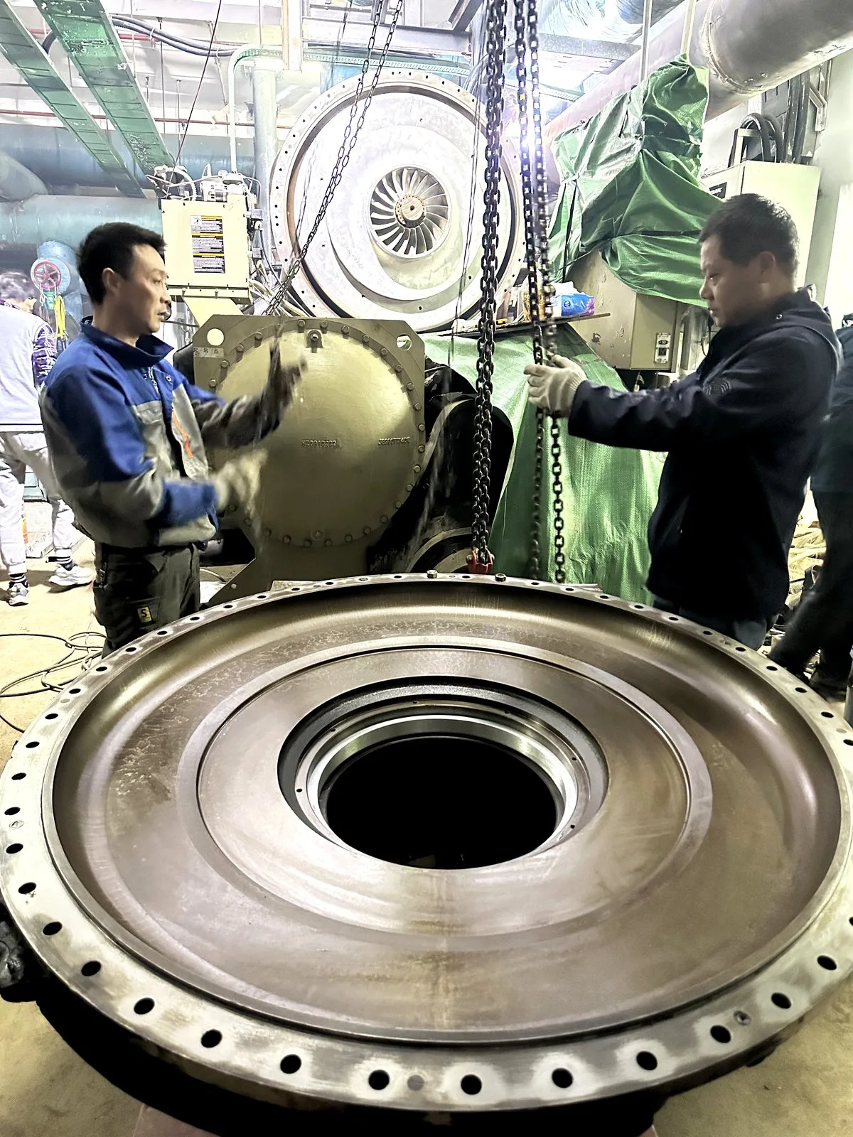 特灵离心式冷水机组叶轮解体检查 · 转子抽出与关键间隙实测 现场记录 2